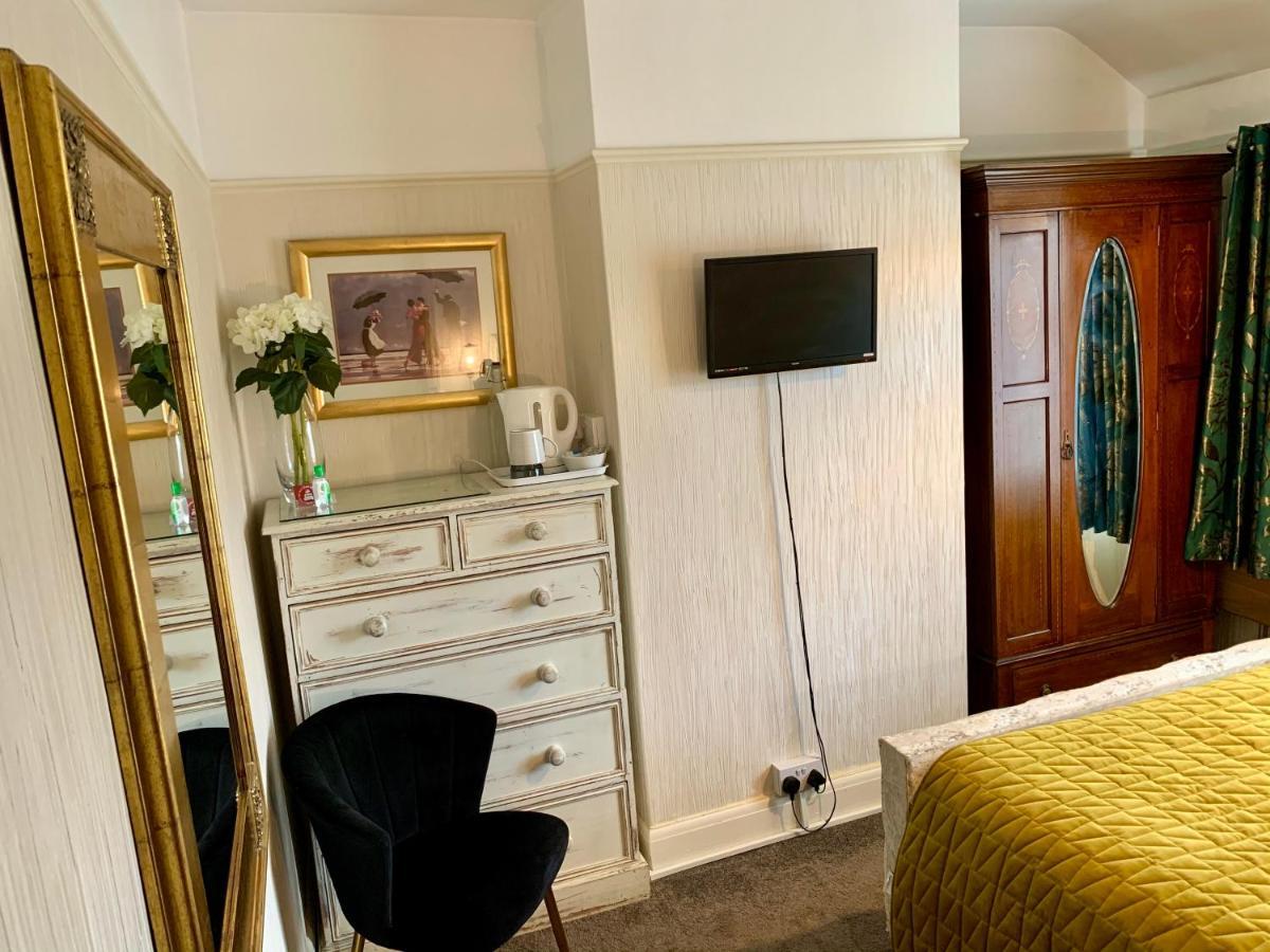 Sw Bed & Breakfast Swindon Dış mekan fotoğraf