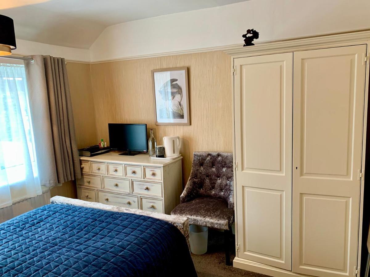 Sw Bed & Breakfast Swindon Dış mekan fotoğraf