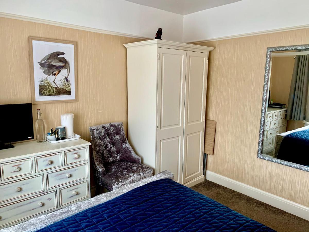 Sw Bed & Breakfast Swindon Dış mekan fotoğraf