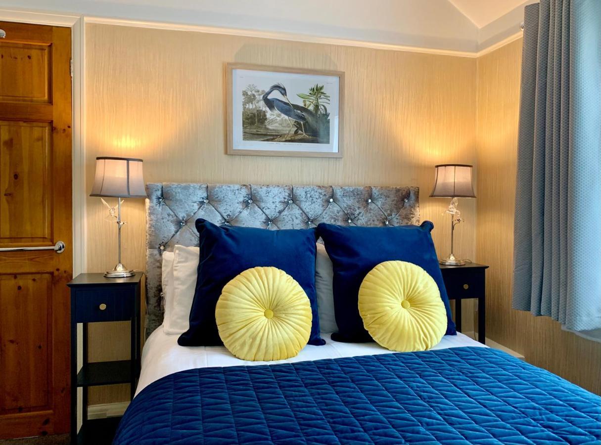 Sw Bed & Breakfast Swindon Dış mekan fotoğraf
