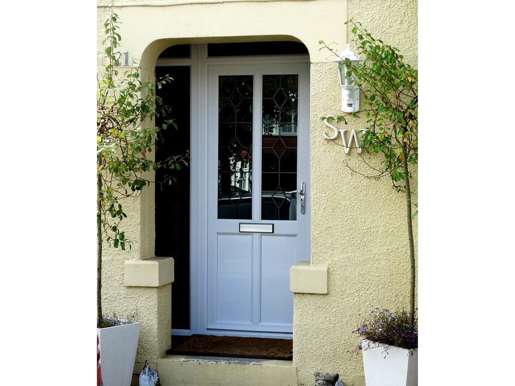 Sw Bed & Breakfast Swindon Oda fotoğraf